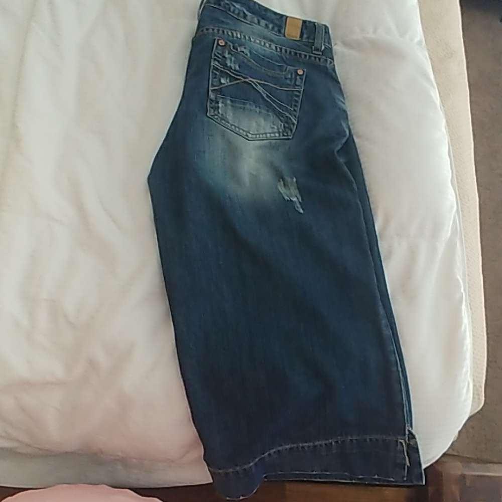 Capris - Picture 2 of 3